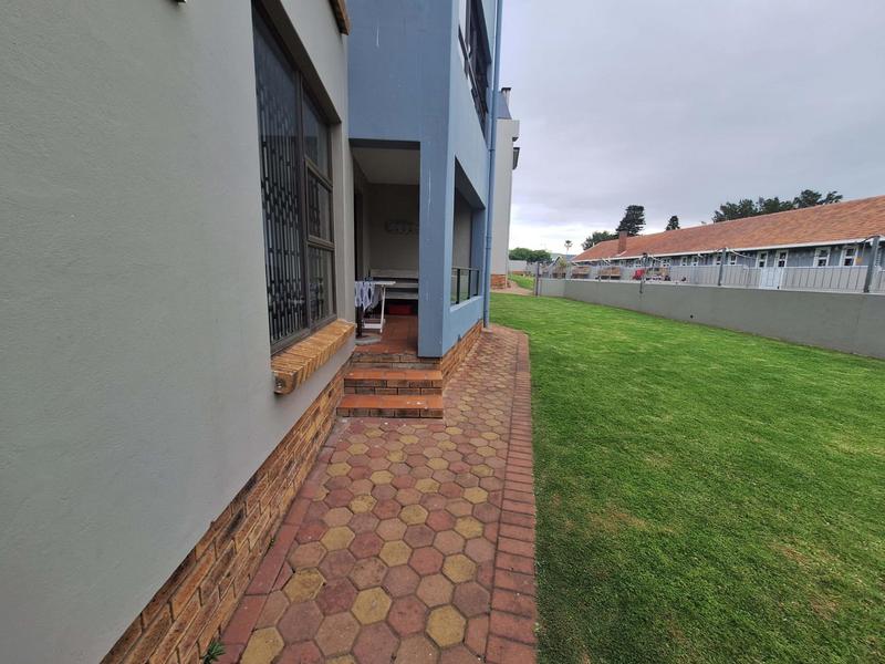 2 Bedroom Property for Sale in Hartenbos Western Cape